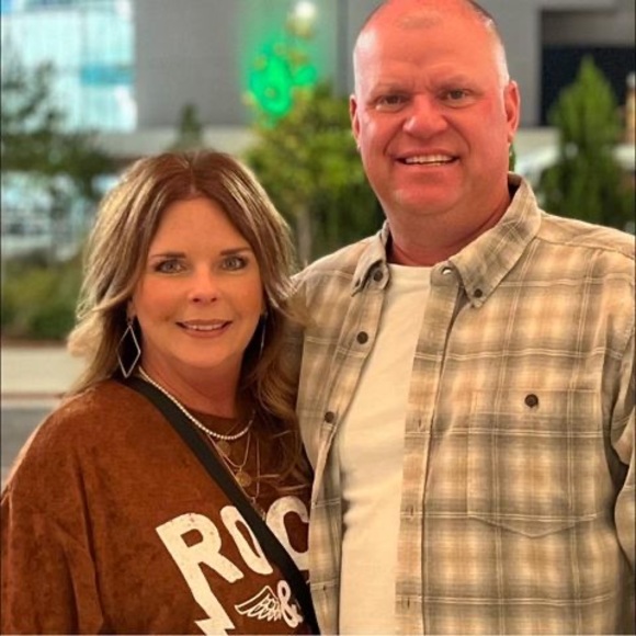 Meet your Posher, Melanie - Picture 1 of 3